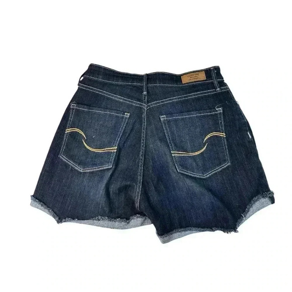Women's Levi Signature Distress High Rise Denim Short. Size 8 - Picture 5 of 7
